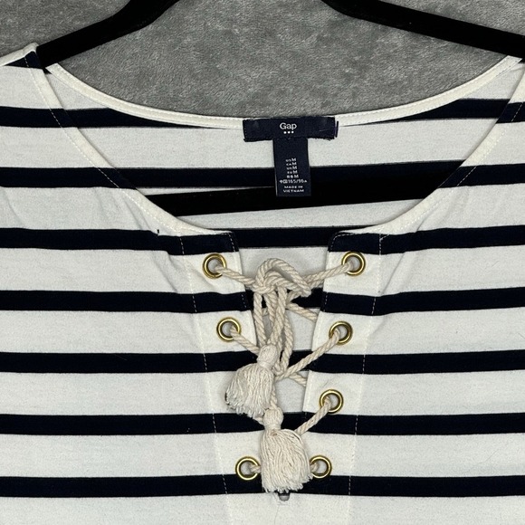 Gap Medium Top Shirt Navy Blue White Striped 3/4 Sleeve Keyhole Scoop Neck Knit - Picture 4 of 5